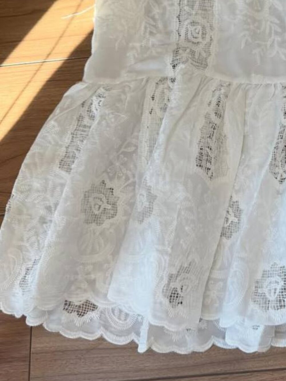 White Lace Sleeveless Dress - Picture 3 of 3